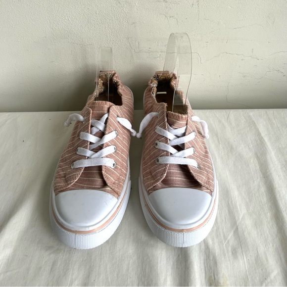 Maurices Slip on Lace up Canvas Stripe Sneakers Size 10 - Picture 3 of 10